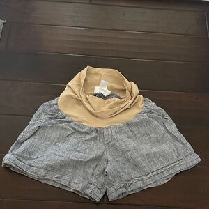 Motherhood Maternity blue and Tan Women's Shorts with no pockets in the back.